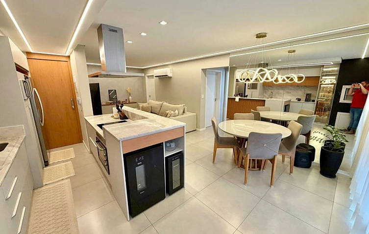 APARTAMENTO À VENDA
